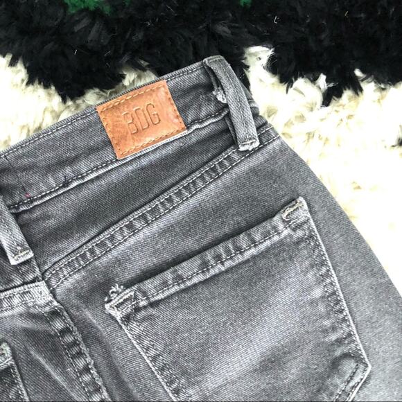 BDG Twig High Rise Cropped Two Tone Black Jeans - Picture 14 of 15